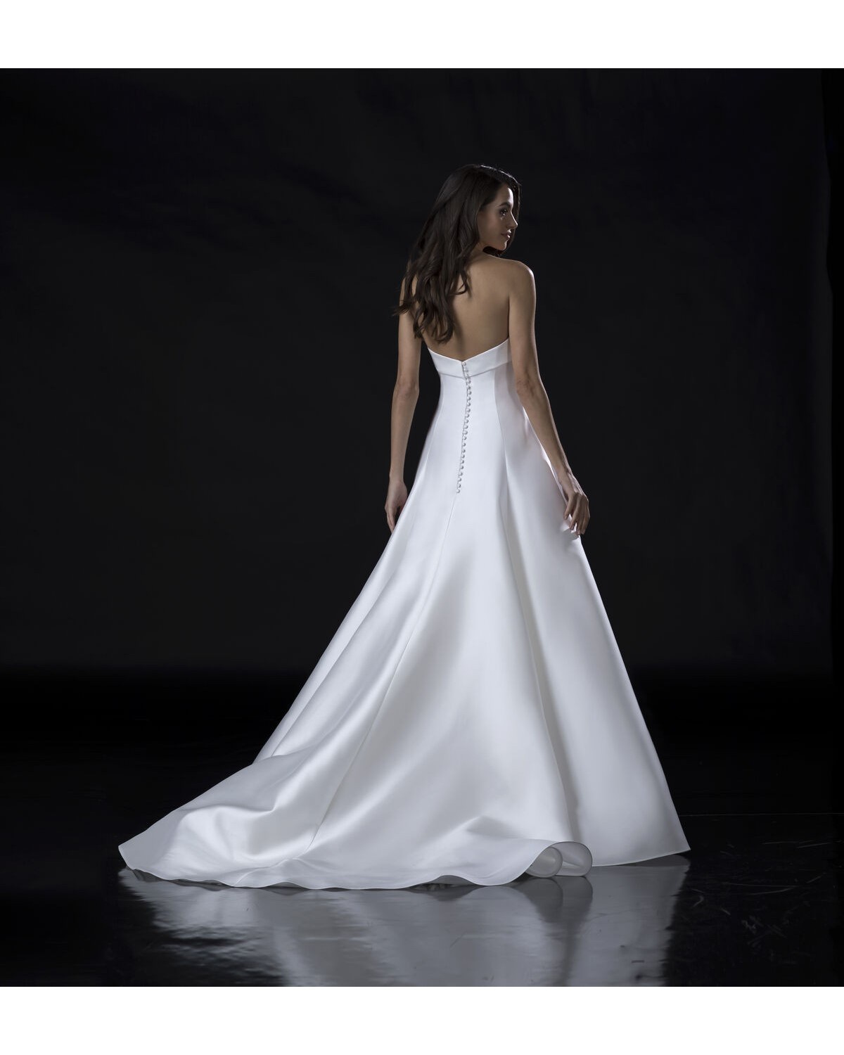 abito da sposa E0883 2024 - Valentini Couture