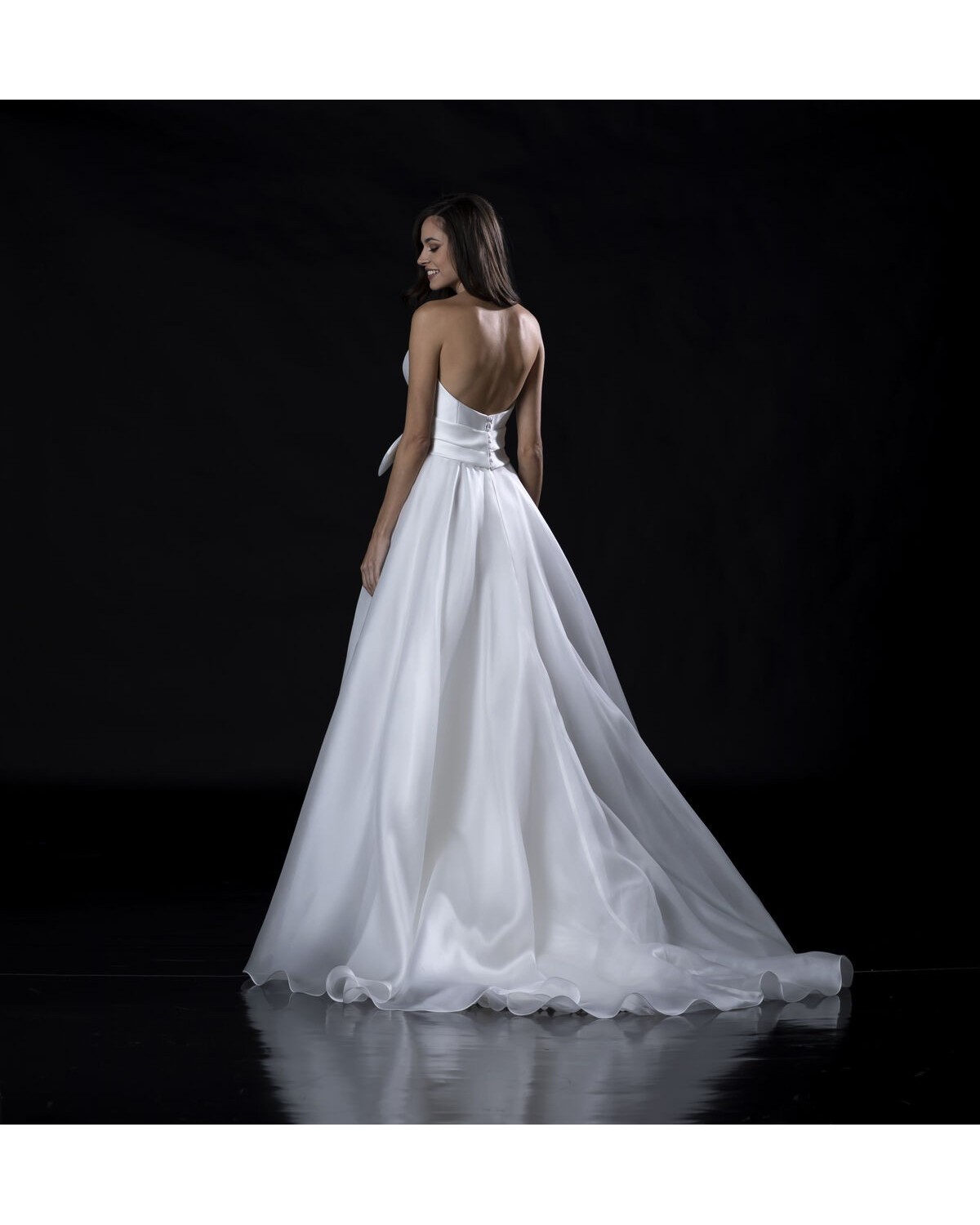 abito da sposa E0880 2024 - Valentini Couture