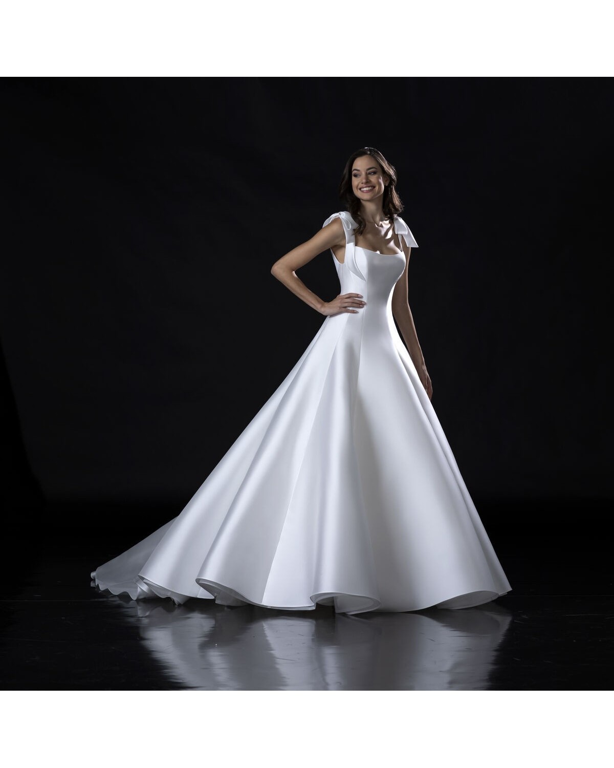 abito da sposa E0891 2024 - Valentini Couture