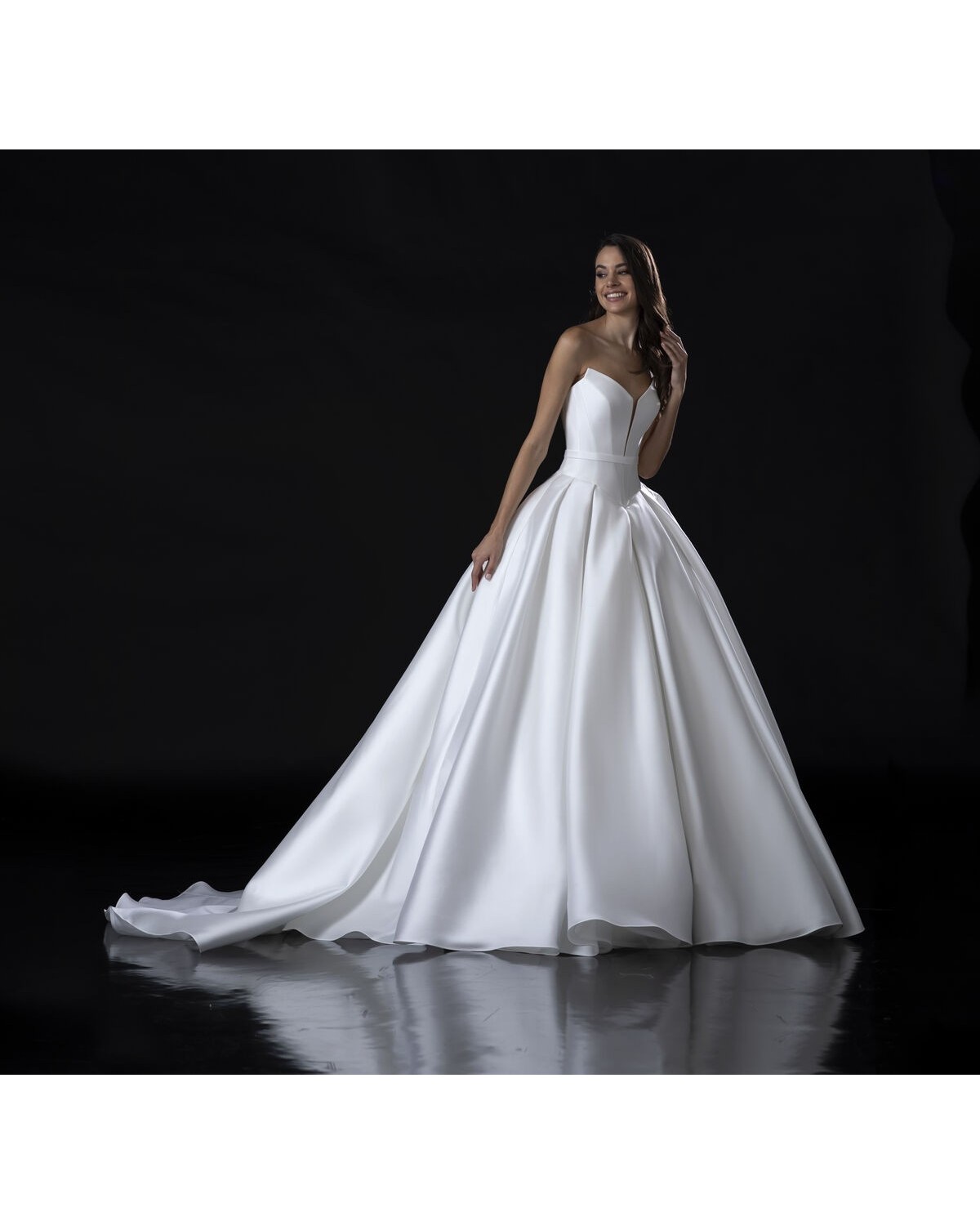 abito da sposa E0889 2024 - Valentini Couture