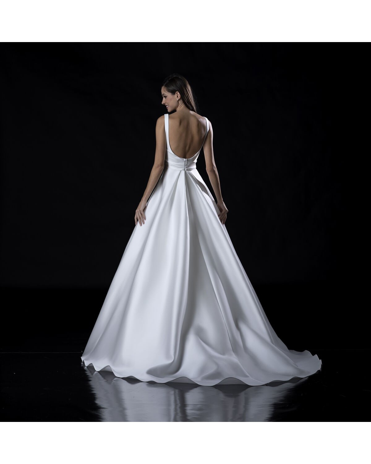 abito da sposa E0877 2024 - Valentini Couture