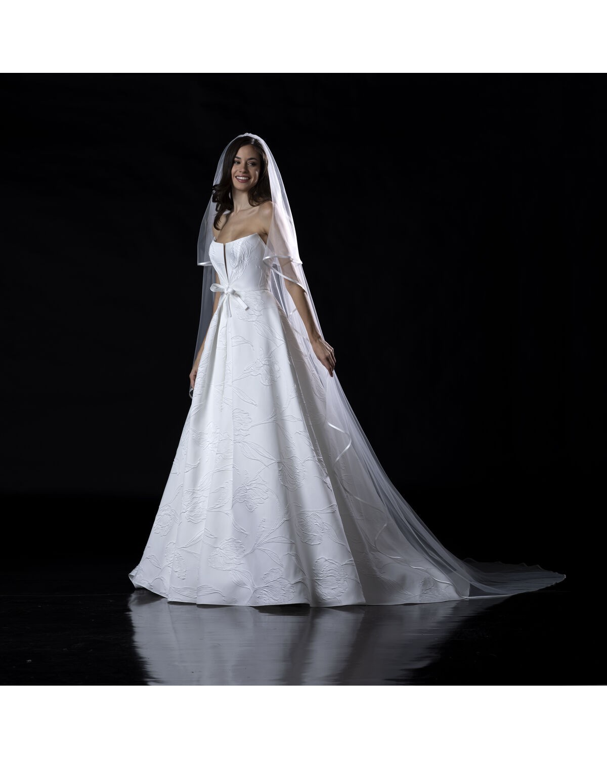 abito da sposa E0867 2024 - Valentini Couture