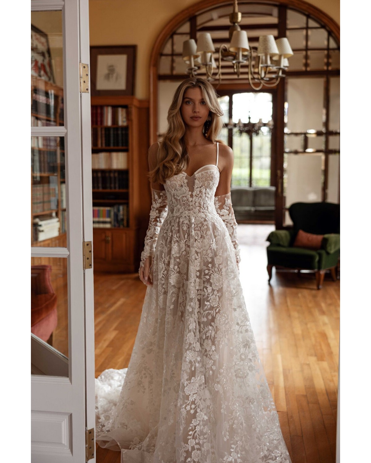 abito da sposa lotus Bloom 2025 - Tina Valerdi