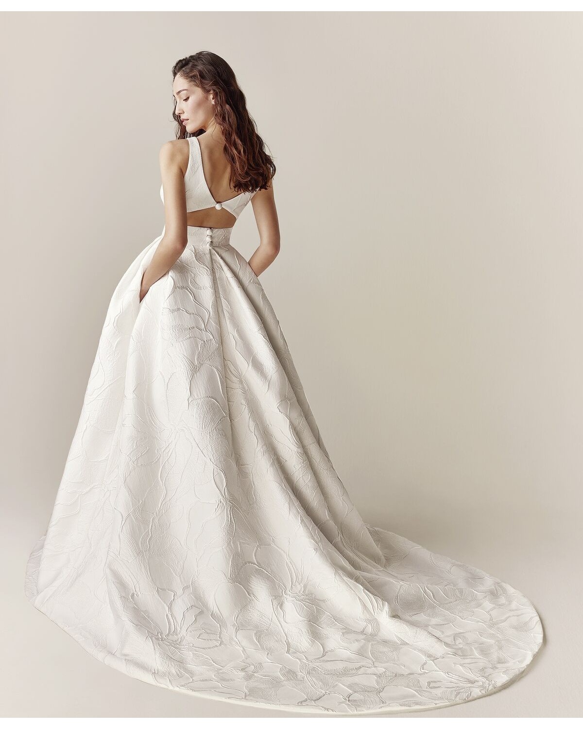 abito da sposa 2553 Lumière 2025 - Jesus Peiro