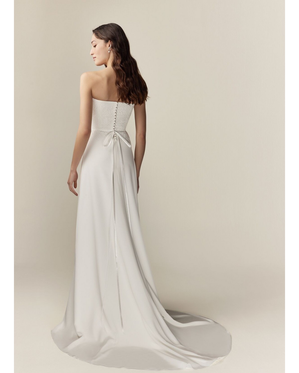 abito da sposa 2543 Lumière 2025 - Jesus Peiro