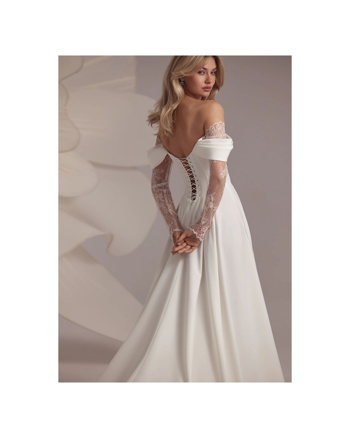 abito da sposa 2025 baccara Less is More - Eva Lendel