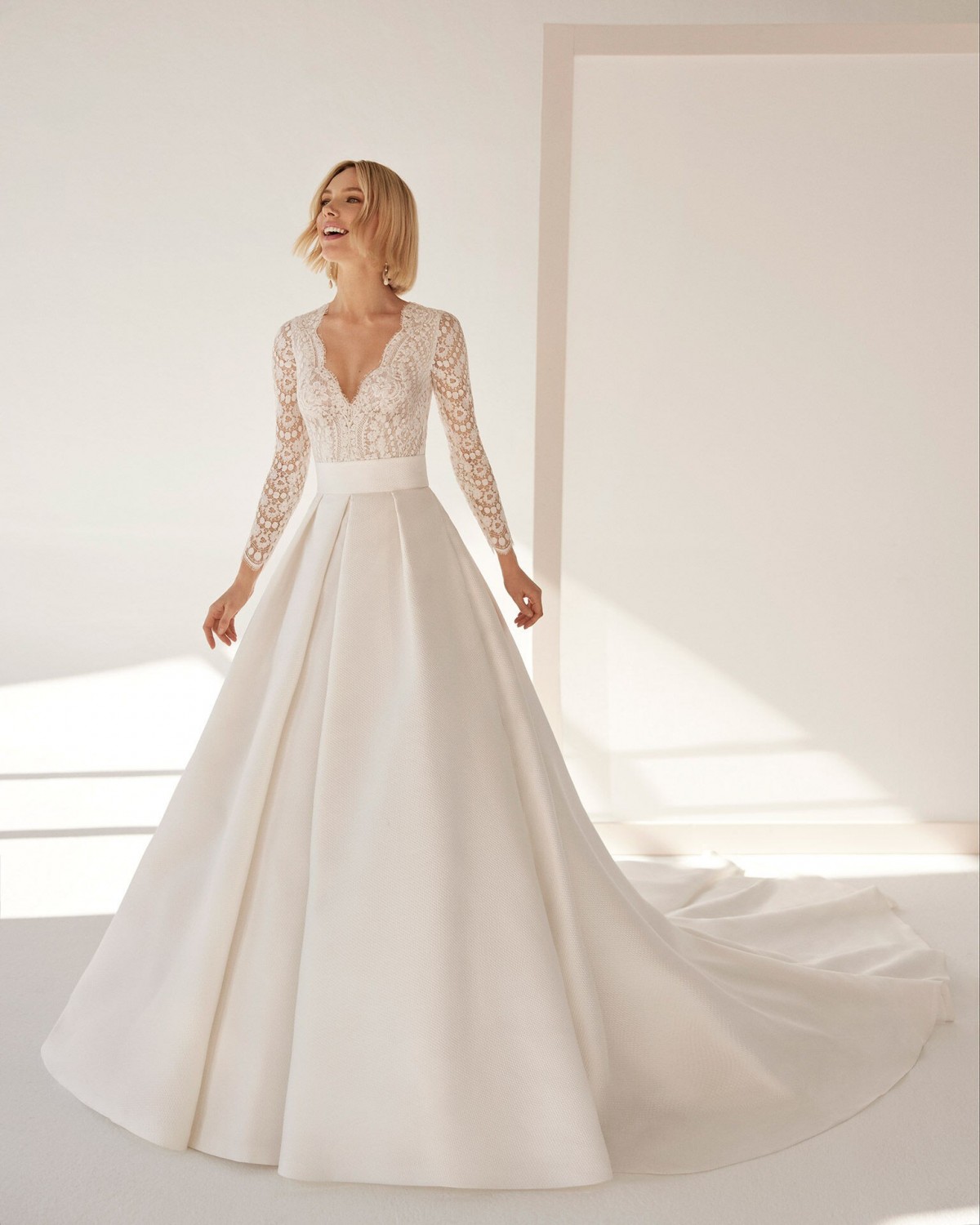 abito da sposa Collezione 2024 EGIA - Aire Atelier