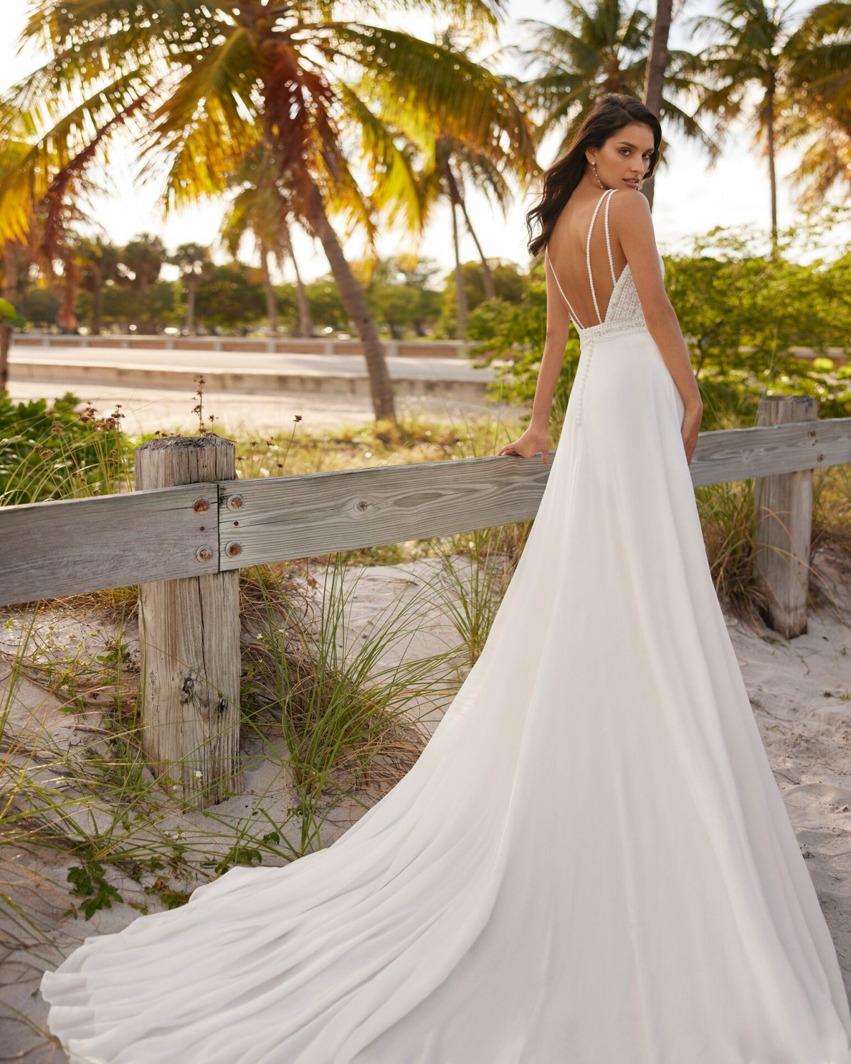 abito da sposa Collezione 2024 VALERIA - Aire Beach Wedding