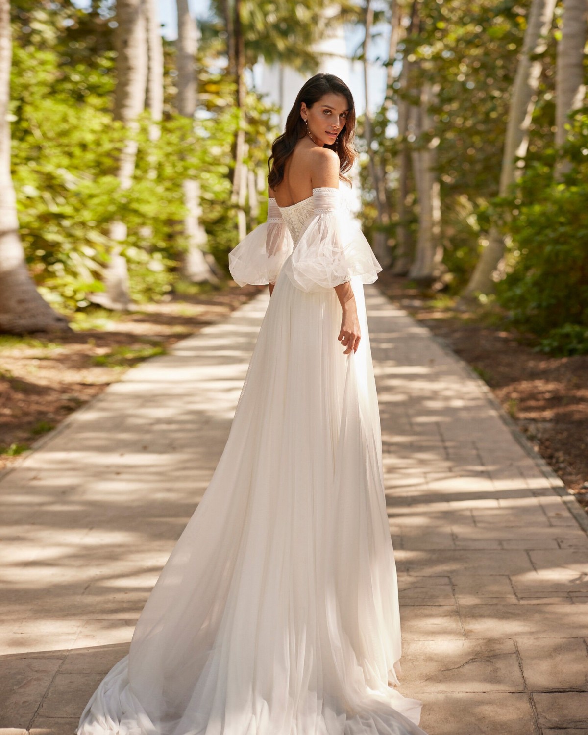 abito da sposa Collezione 2024 VERA - Aire Beach Wedding